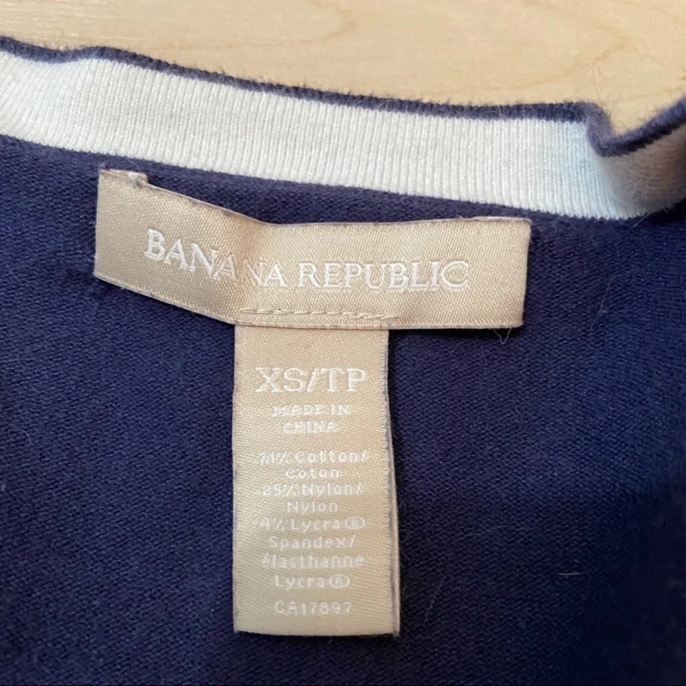 💥5/$25  Banana Republic short sleeved cardigan sweater‎ - Picture 4 of 6